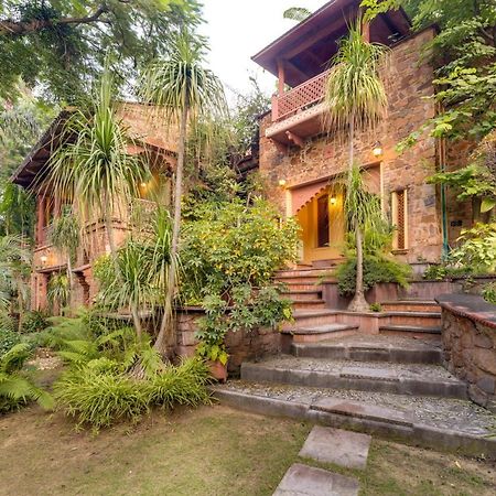 Hostie Chinar Haveli - Heritage Home With Pool, 구르가온 외부 사진