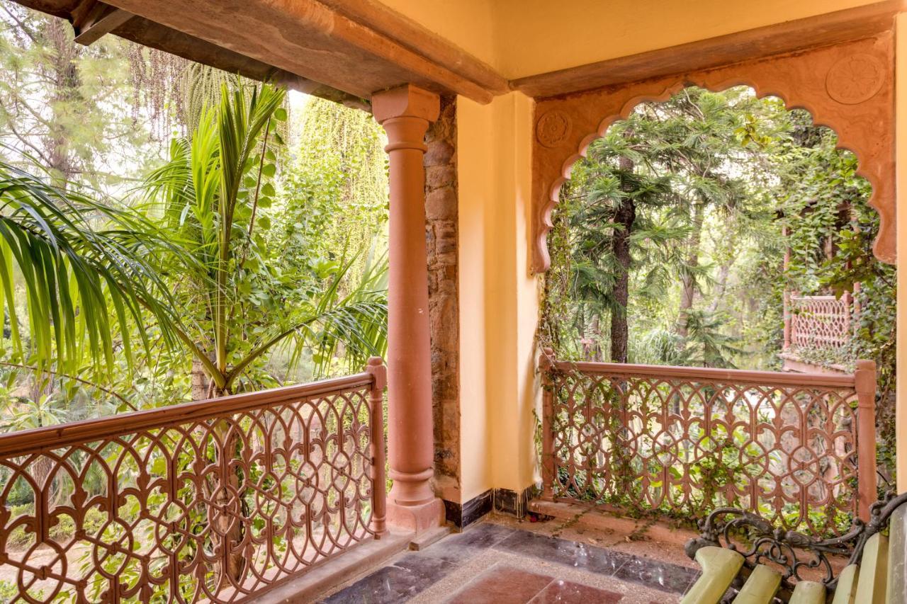 Hostie Chinar Haveli - Heritage Home With Pool, 구르가온 외부 사진