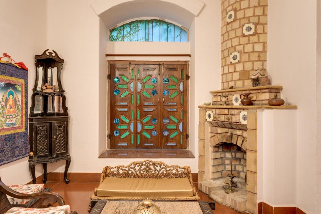 Hostie Chinar Haveli - Heritage Home With Pool, 구르가온 외부 사진