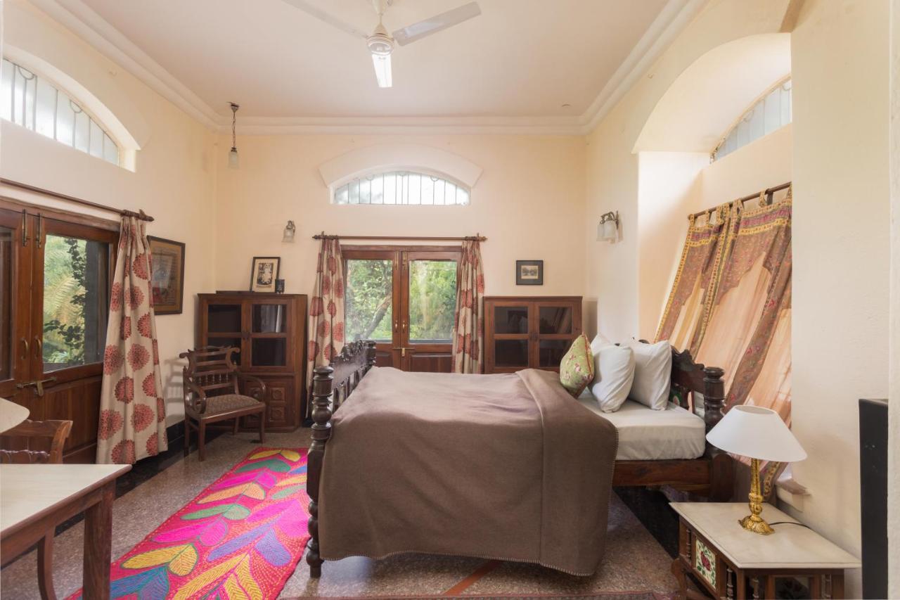 Hostie Chinar Haveli - Heritage Home With Pool, 구르가온 외부 사진