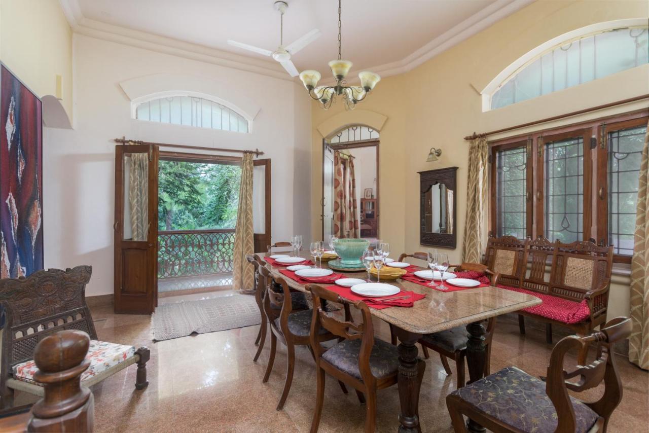Hostie Chinar Haveli - Heritage Home With Pool, 구르가온 외부 사진