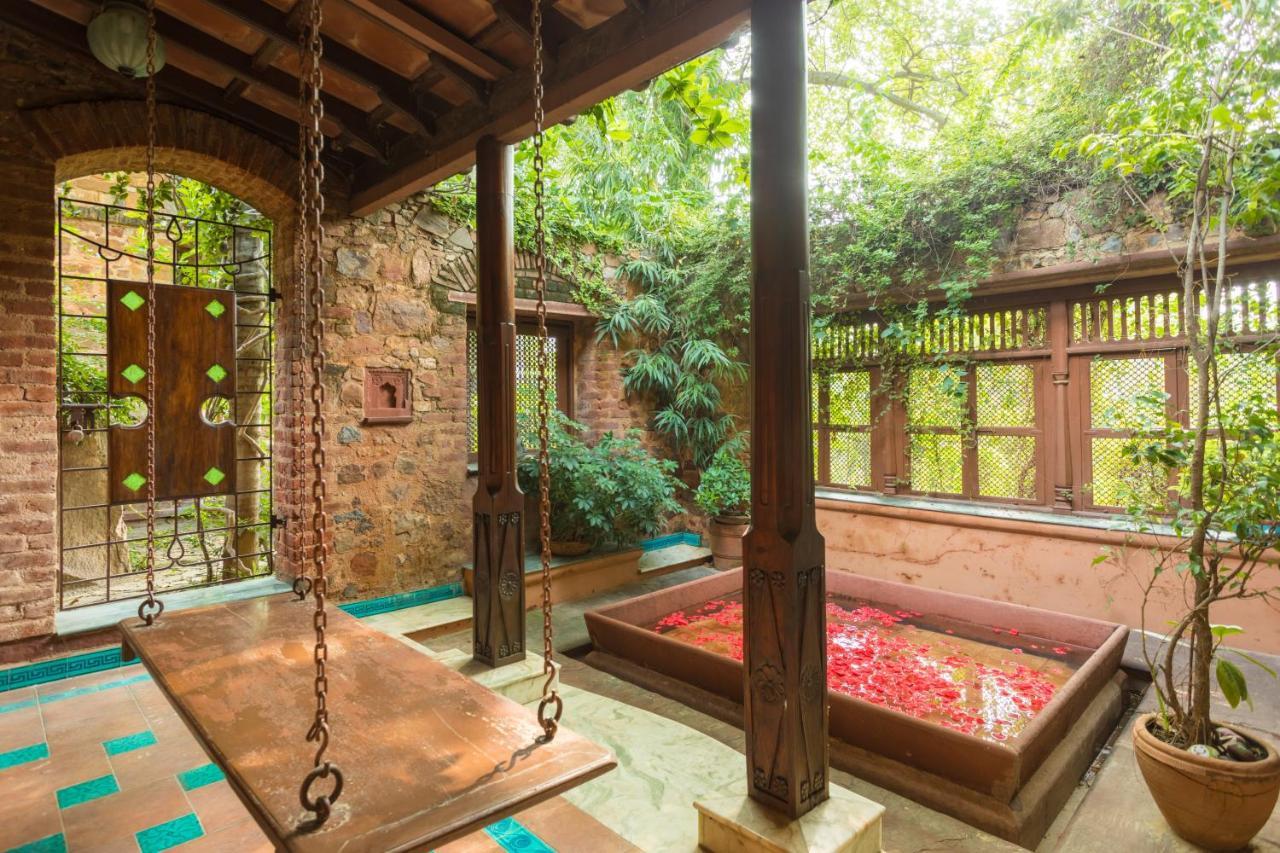 Hostie Chinar Haveli - Heritage Home With Pool, 구르가온 외부 사진