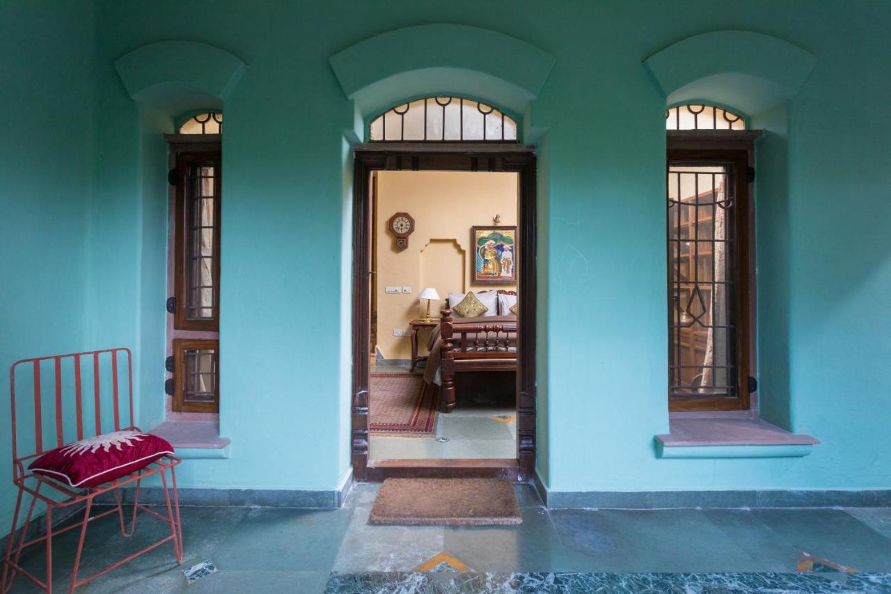 Hostie Chinar Haveli - Heritage Home With Pool, 구르가온 외부 사진