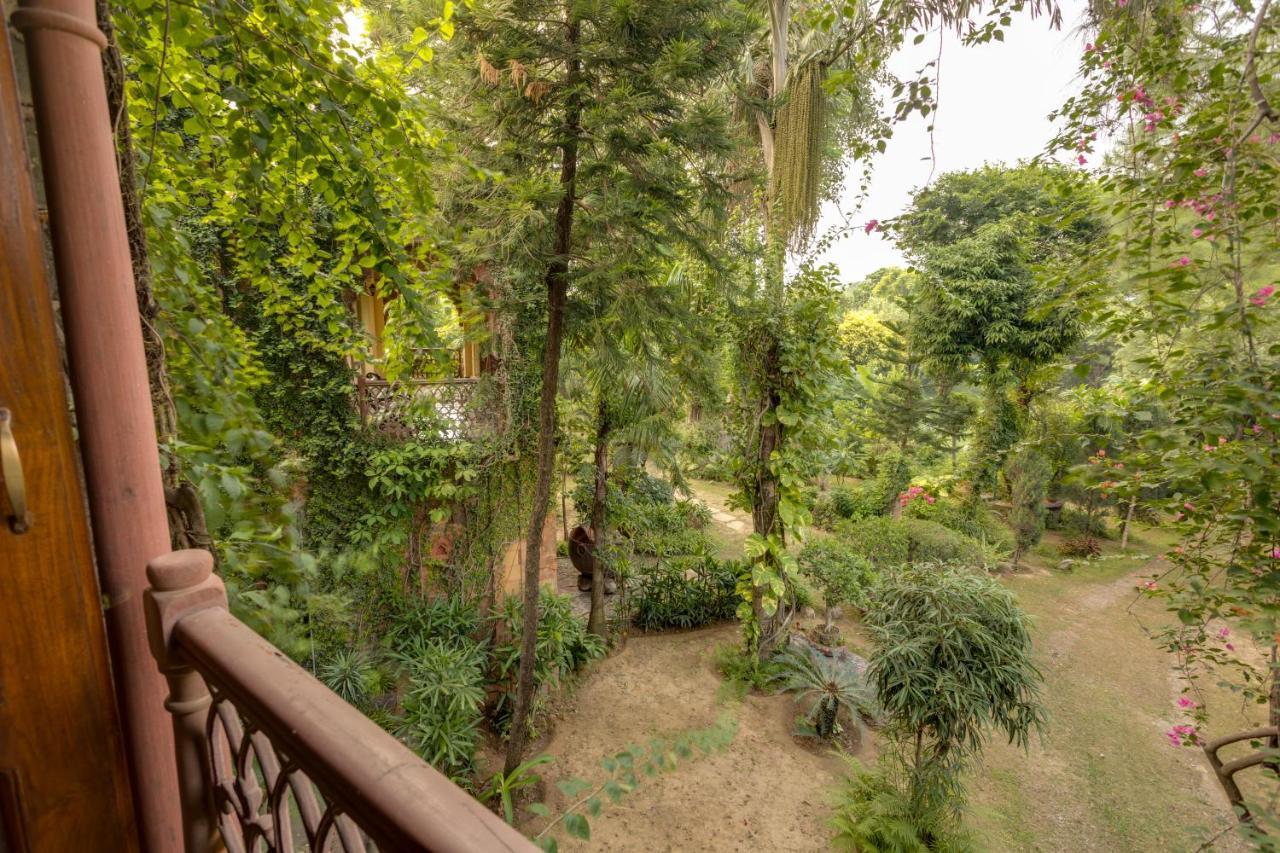 Hostie Chinar Haveli - Heritage Home With Pool, 구르가온 외부 사진