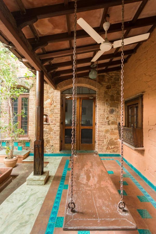 Hostie Chinar Haveli - Heritage Home With Pool, 구르가온 외부 사진