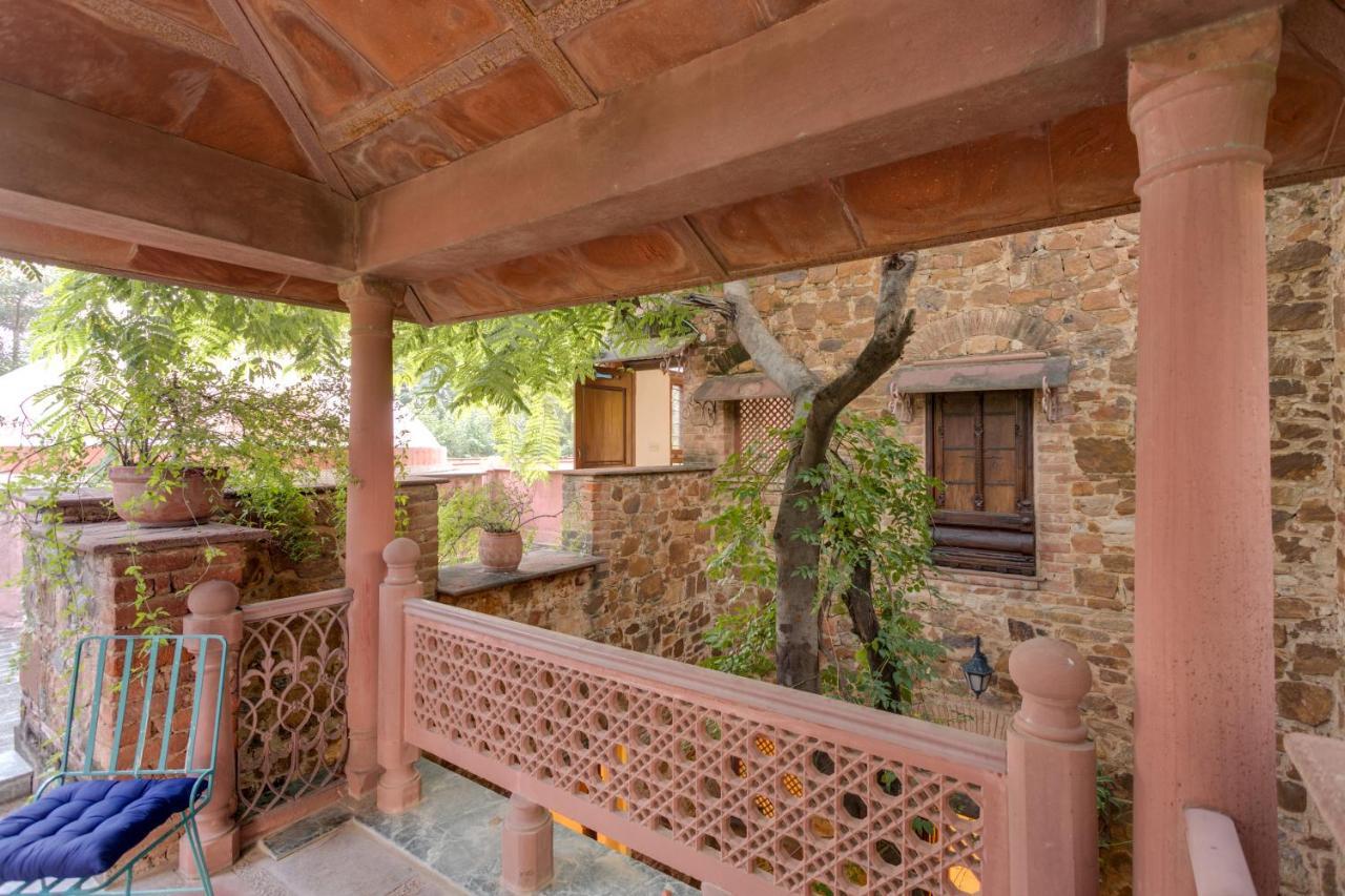 Hostie Chinar Haveli - Heritage Home With Pool, 구르가온 외부 사진