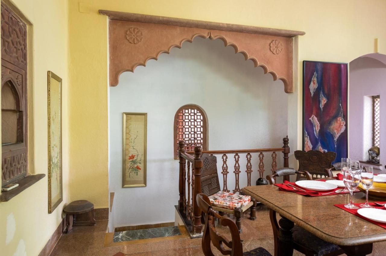 Hostie Chinar Haveli - Heritage Home With Pool, 구르가온 외부 사진