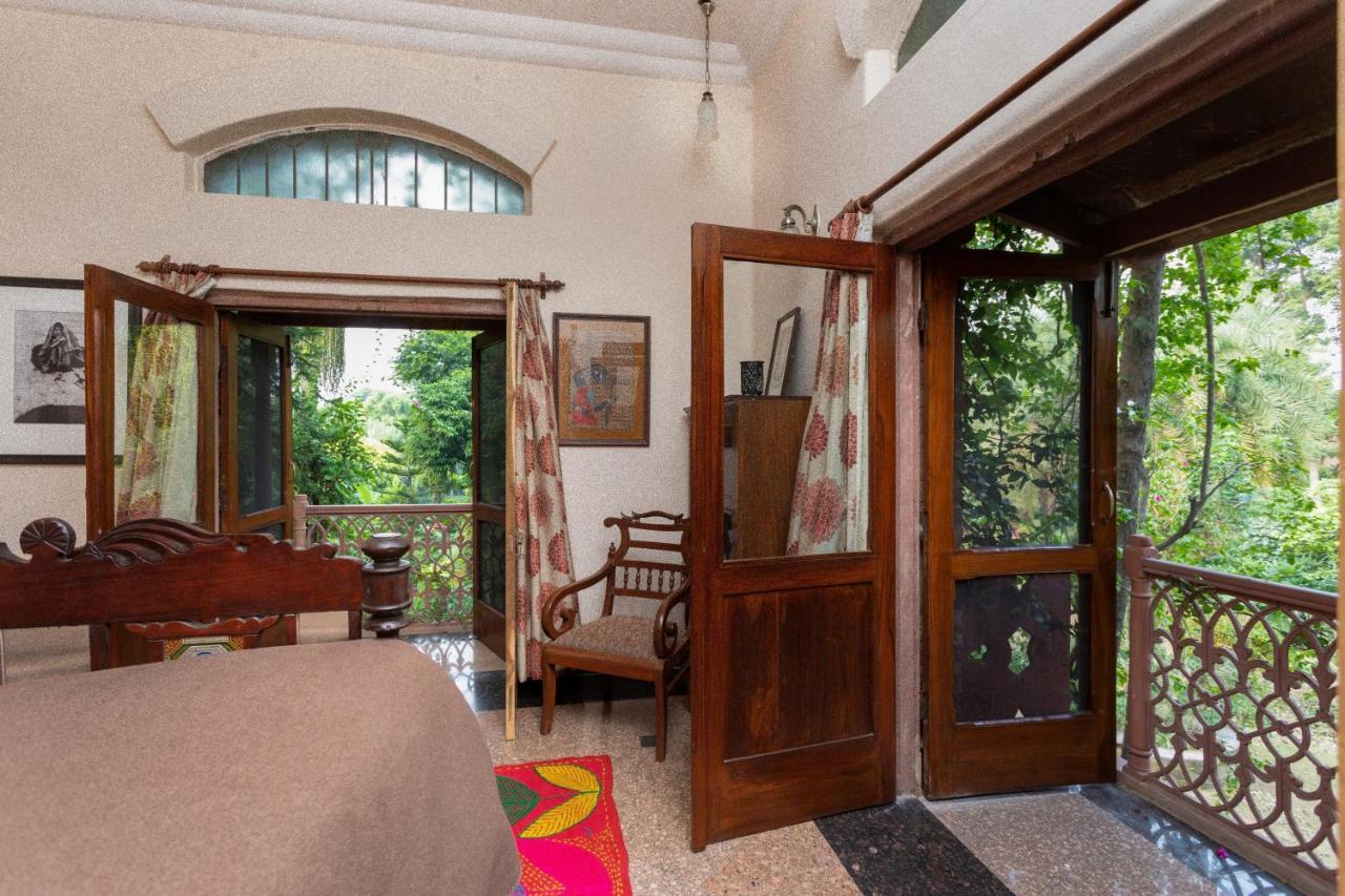 Hostie Chinar Haveli - Heritage Home With Pool, 구르가온 외부 사진